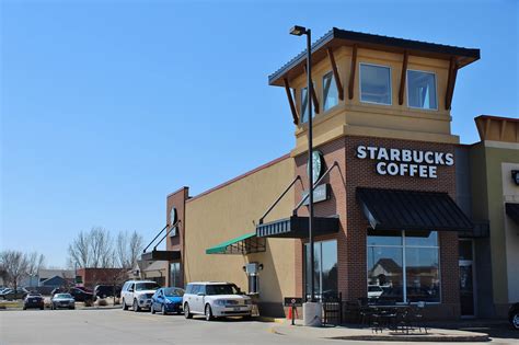 Starbucks fargo - Starbucks here, Starbucks there, Starbucks everywhere. I mean literally though, there are way too many Starbucks in every city big and small, and people just keep coming back. …